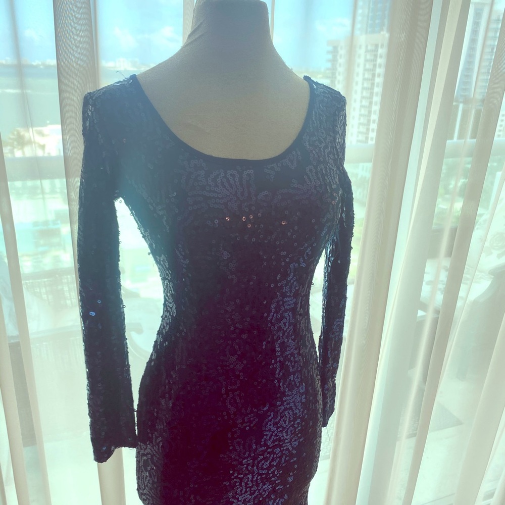 Dress sequins